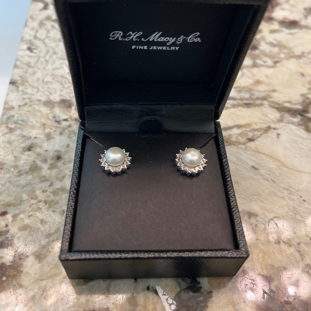 EFFY freshwater, pearl and diamond stud earrings